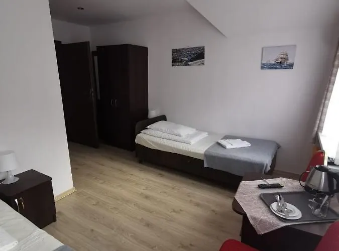 Holtur - Sanatorium Uzdrowiskowe 롯지 코워브제크