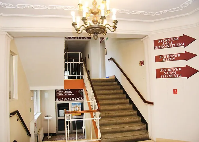 롯지 Holtur - Sanatorium Uzdrowiskowe 코워브제크