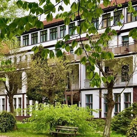 Дерев'яний котедж Holtur - Sanatorium Uzdrowiskowe *